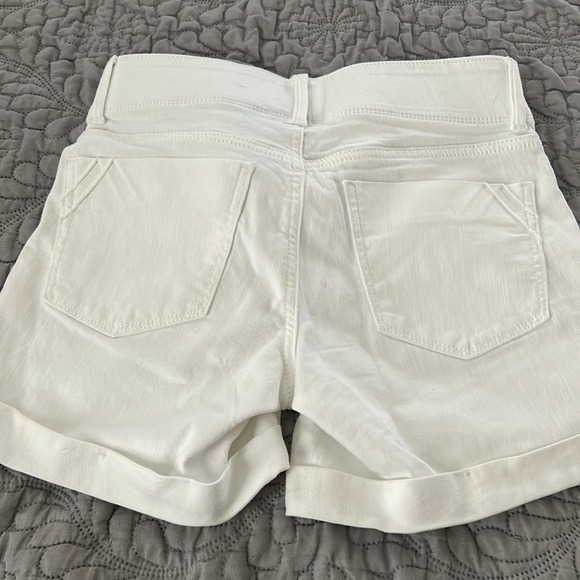 Lightly used white shorts from apt 9, size 4 - Picture 4 of 4